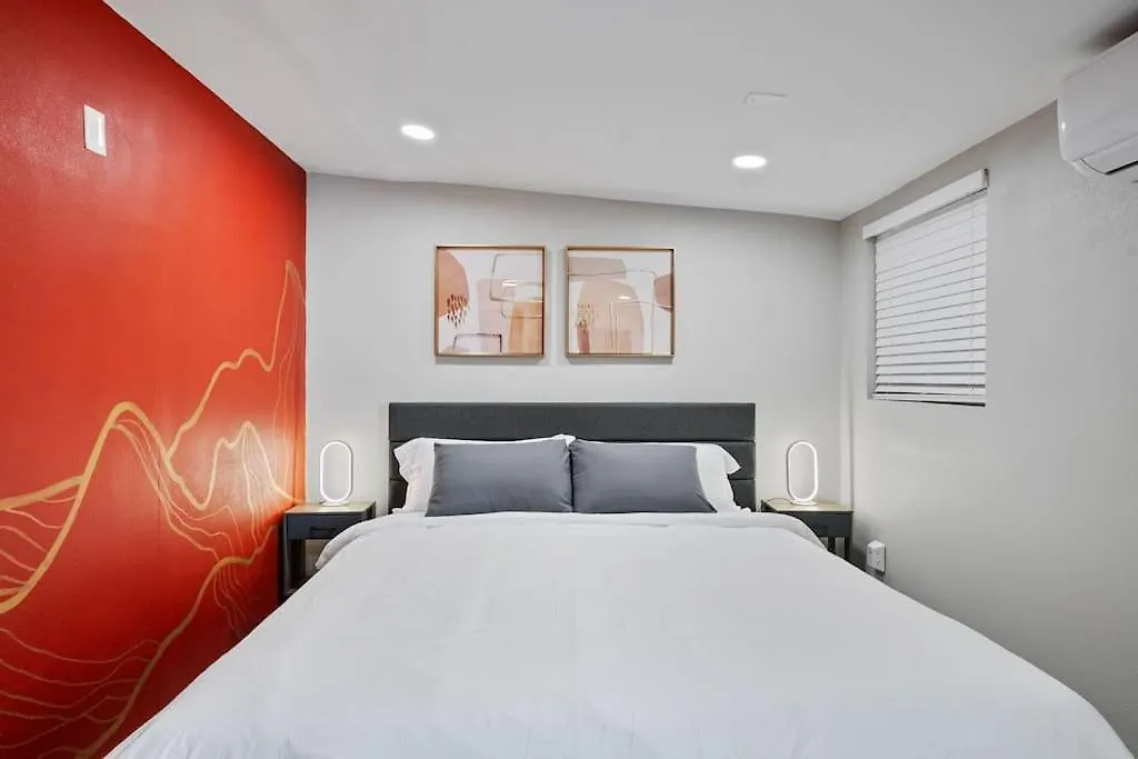 12 Minutes From Downtown Phoenix - 1 Bedroom 0*,  United States